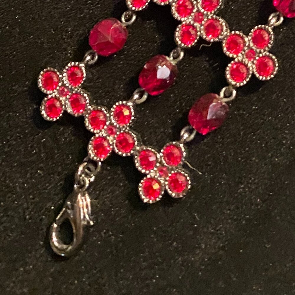 Red Crystal Cross Link Bracelet Gunmetal Adjustable - Picture 3 of 7